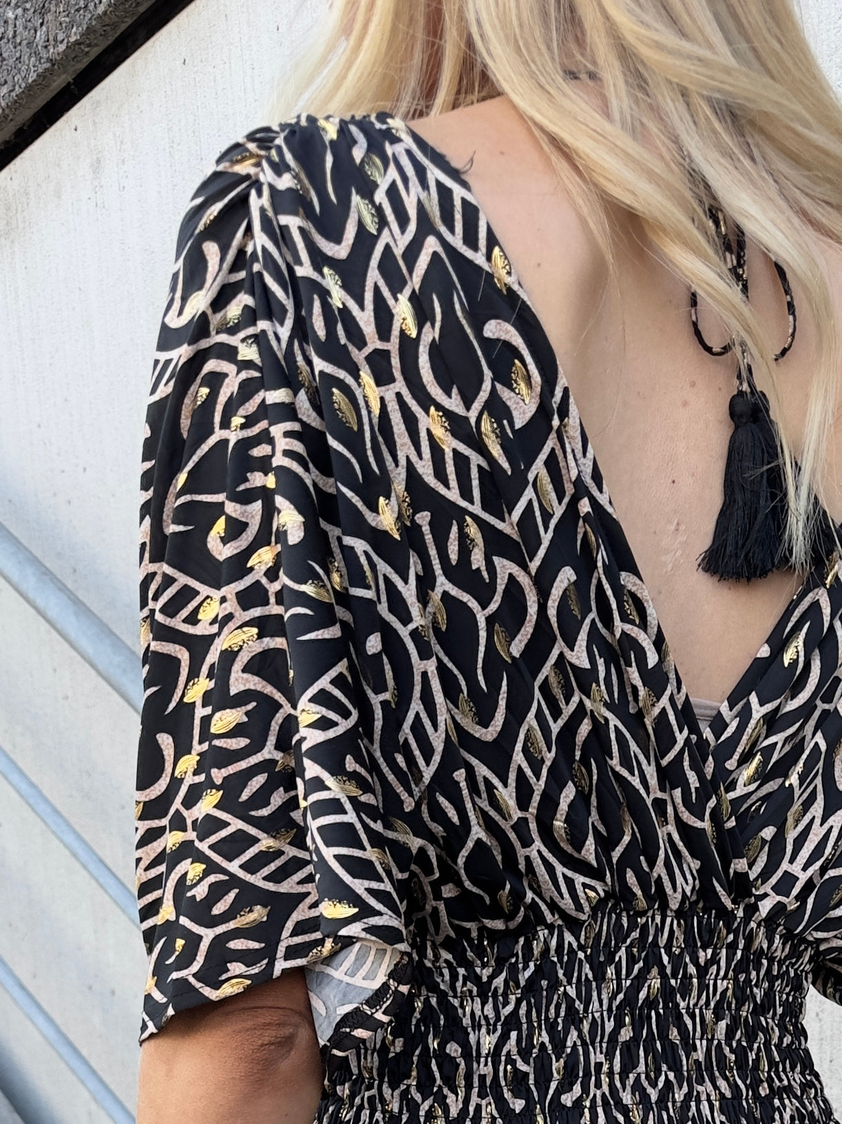 Pams Boho Jumpsuit - Elastisk mønstret buksedragt med v-udskæring